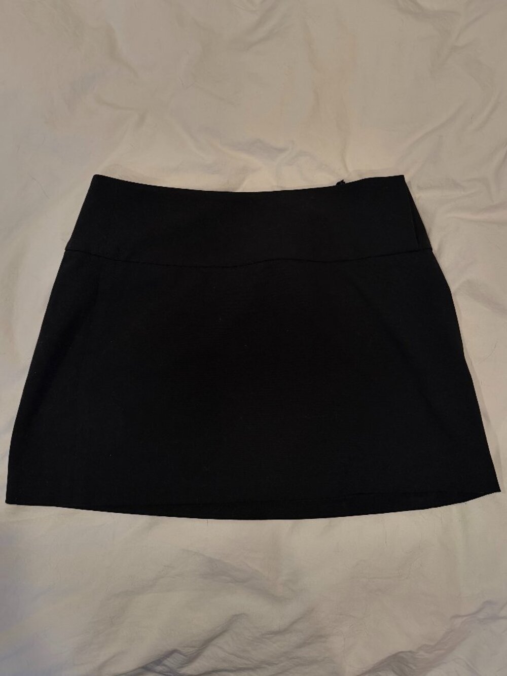 Aritzia Sunday Best Mini Skirt in Women's Size 4